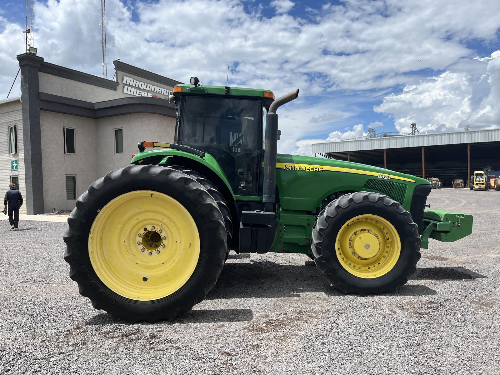 ./imagenes/INVOICE/2019/13516/JOHN DEERE 8520 (14).JPG